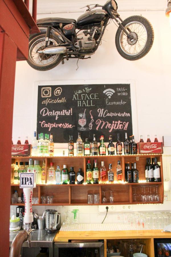 Alface Hall Hostel & Bar Лиссабон Экстерьер фото