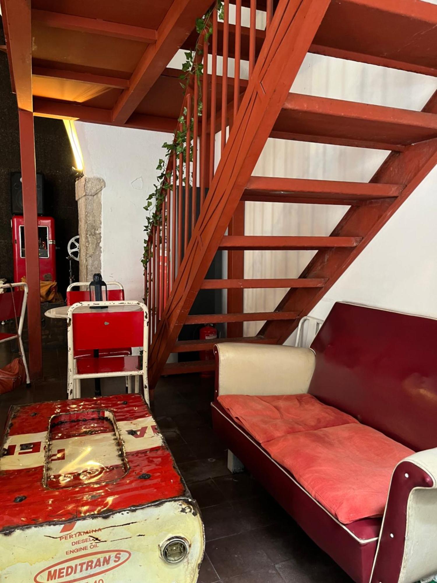 Alface Hall Hostel & Bar Лиссабон Экстерьер фото