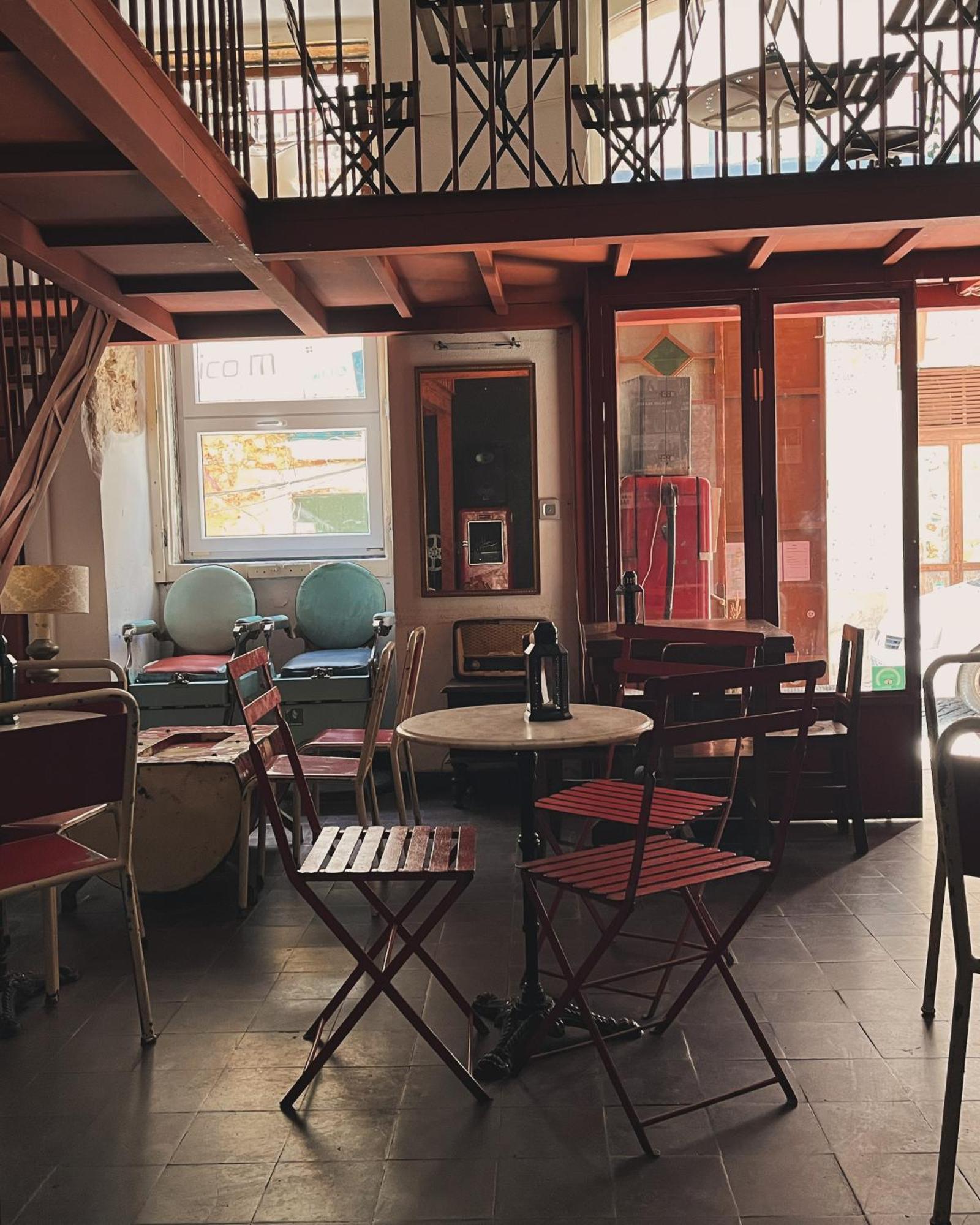 Alface Hall Hostel & Bar Лиссабон Экстерьер фото