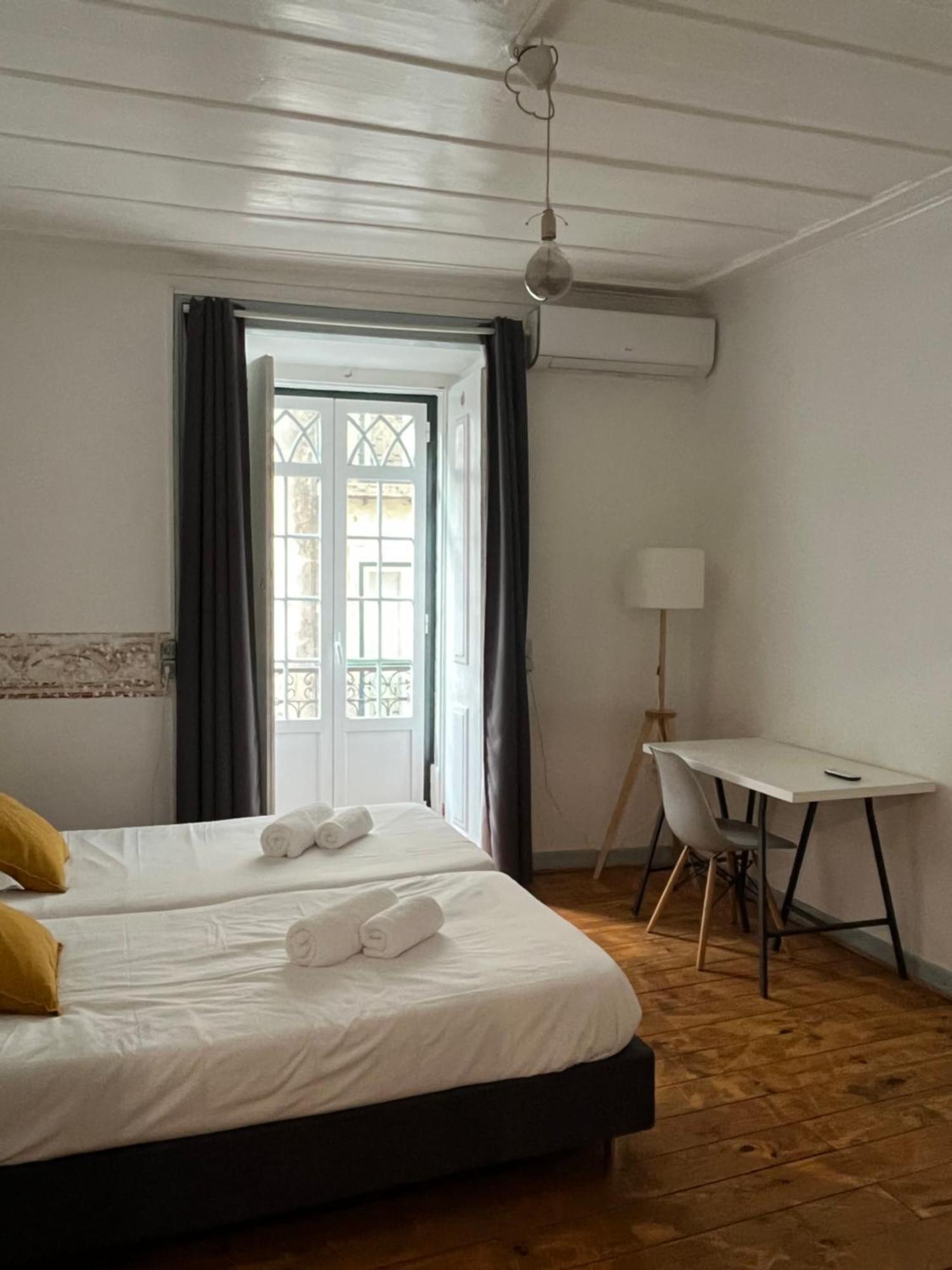 Alface Hall Hostel & Bar Лиссабон Экстерьер фото